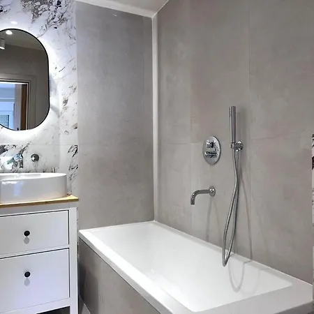 Twin By Diomedes Group Vila Polychrono